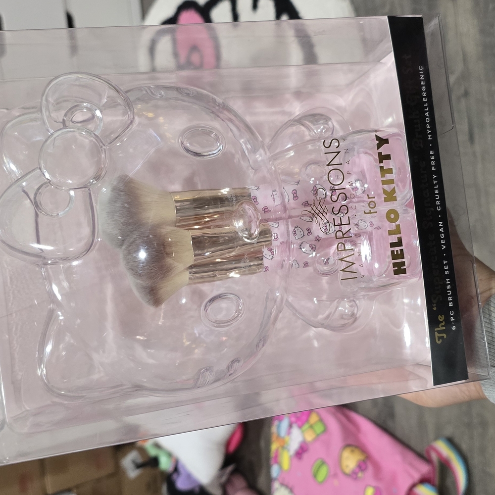 Hello Kitty Makeup Brush Set